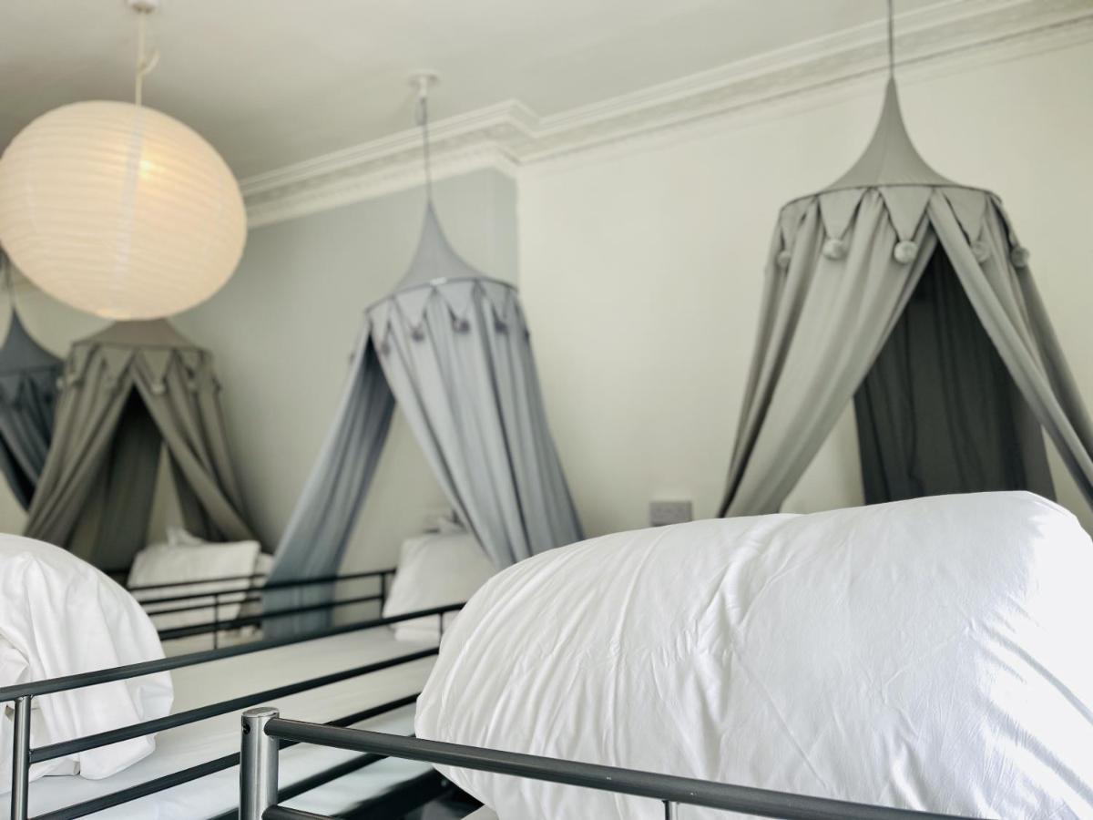 Seafront Party Houses For Hens, Stags & Groups Hove Chambre photo