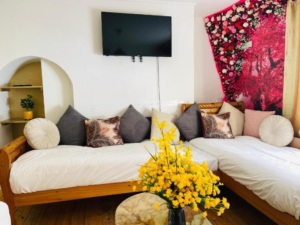 Seafront Party Houses For Hens, Stags & Groups Hove Chambre photo