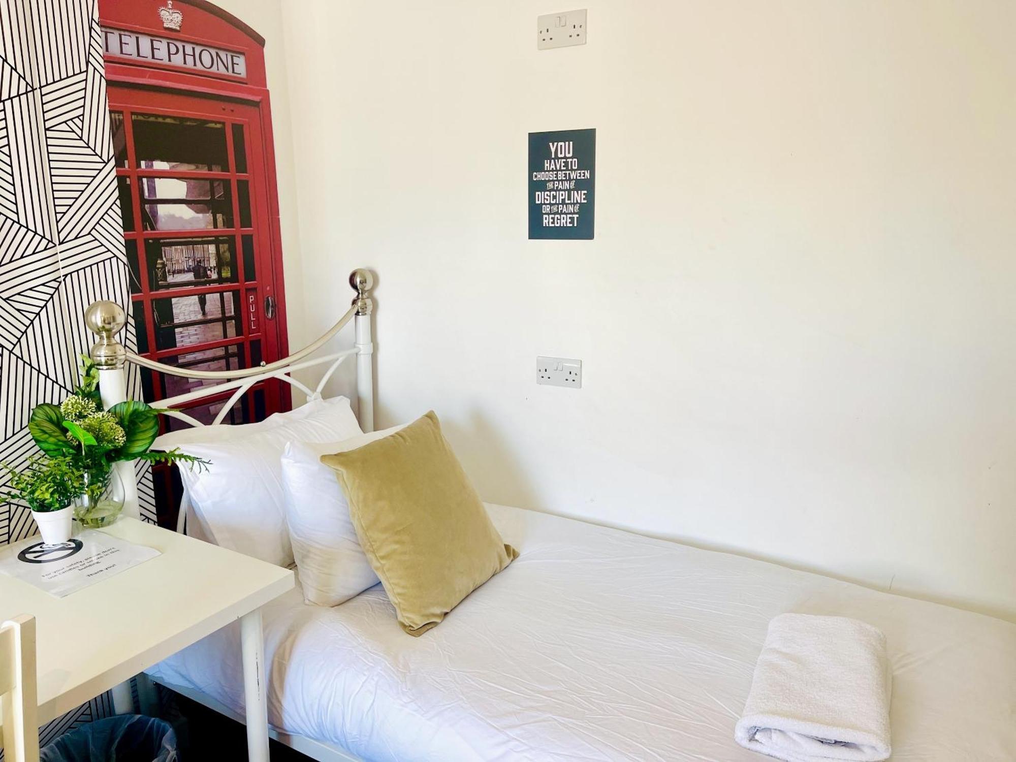 Seafront Party Houses For Hens, Stags & Groups Hove Chambre photo