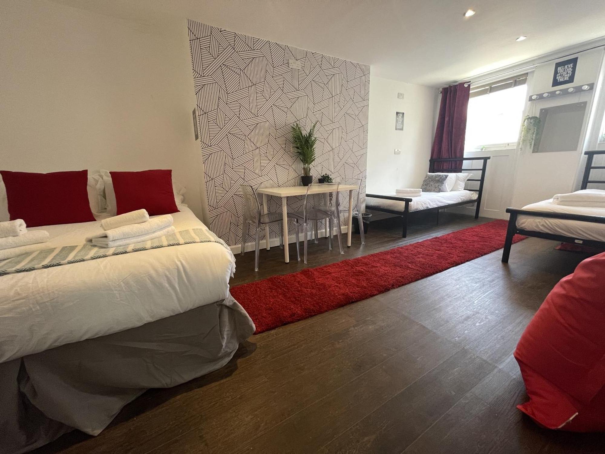 Seafront Party Houses For Hens, Stags & Groups Hove Chambre photo